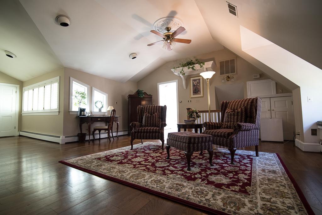 Stafford House Bed & Breakfast แฟร์แฟกซ์ ภายนอก รูปภาพ