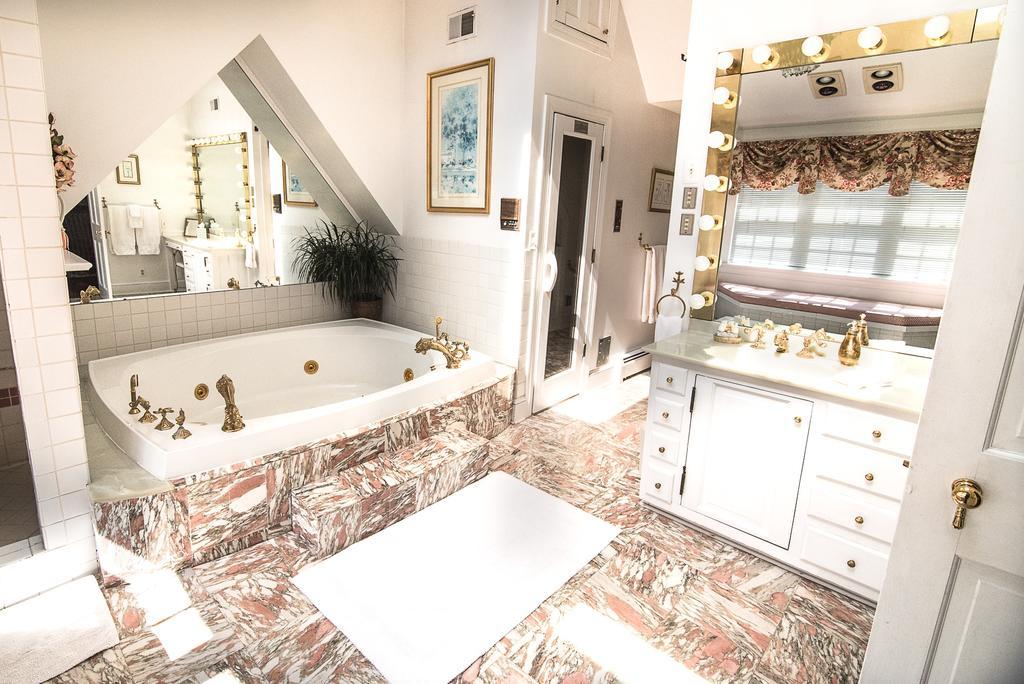 Stafford House Bed & Breakfast แฟร์แฟกซ์ ภายนอก รูปภาพ